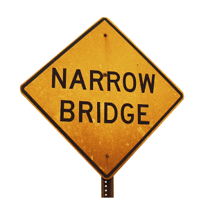 Warning sign about a narrow bridge